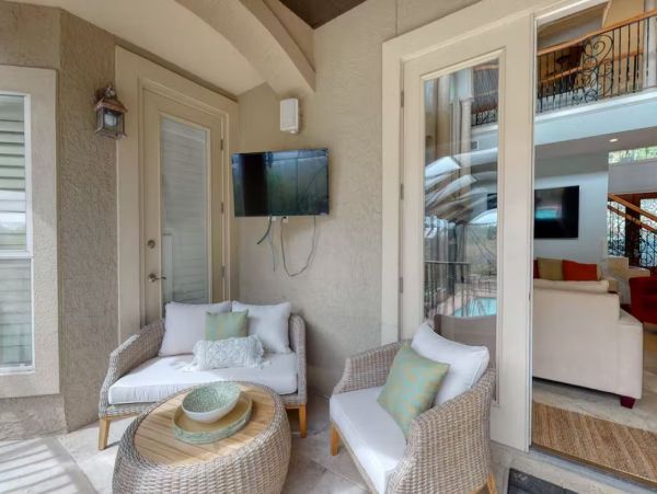 Destin Elegance at its Finest Sleeps 18 Guests