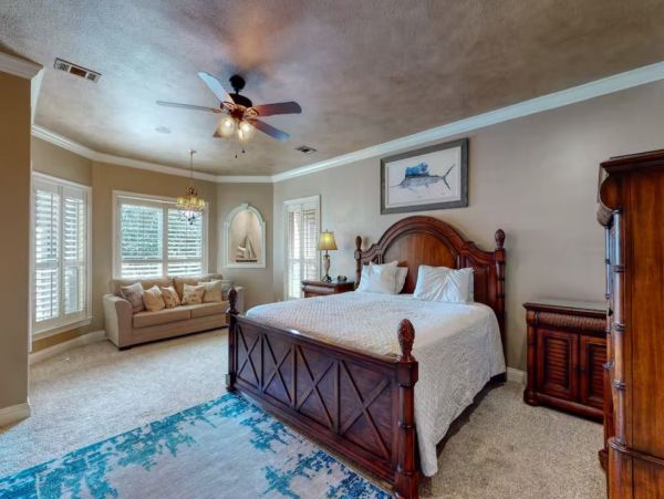 Destin Elegance at its Finest Sleeps 18 Guests