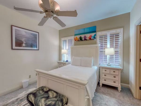 Destin Elegance at its Finest Sleeps 18 Guests