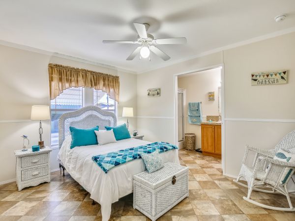 Short Walk to Beach Kay Largo Vacation Home Private Pool