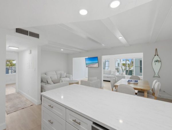 Elegant Beachfront Condo in Boca Grande - Ideal Coastal Retreat