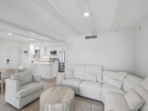 Elegant Beachfront Condo in Boca Grande - Ideal Coastal Retreat