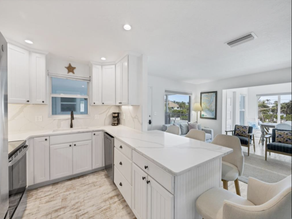 Beachfront Boca Grande 3 Bedroom Vacation Condo Sleeps Six