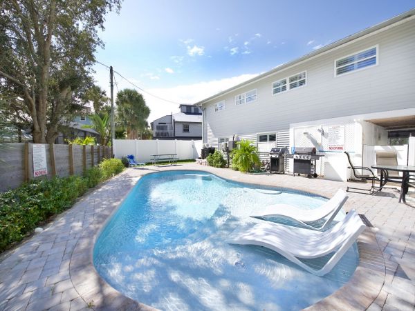 500 ft to the Beach Magnificent Fort Myers Rental