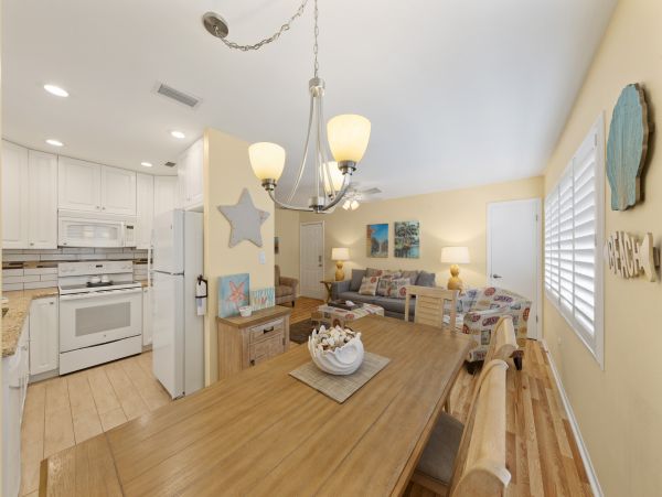 500 ft to the Beach Magnificent Fort Myers Rental