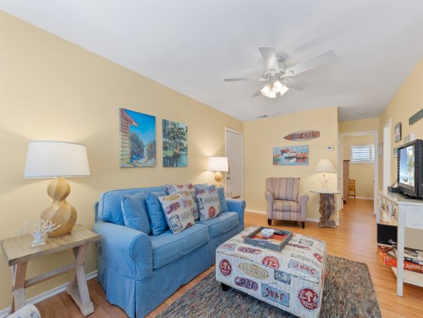 500 ft to the Beach Magnificent Fort Myers Rental