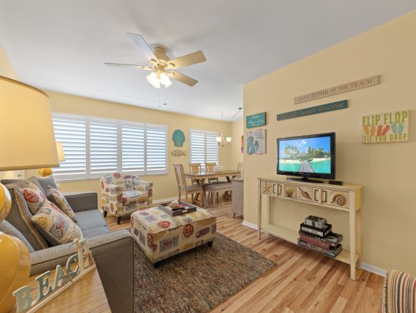 500 ft to the Beach Magnificent Fort Myers Rental