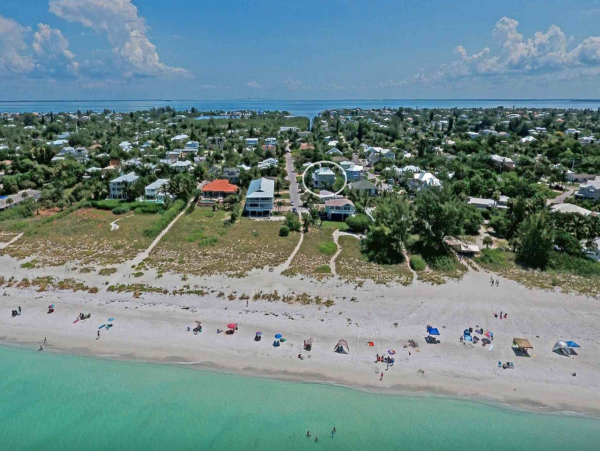 Luxury Anna Maria Vacation Pool Home Four Bedrooms Sleeps 10