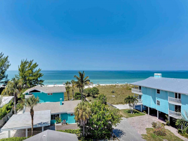 Luxury Anna Maria Vacation Pool Home Four Bedrooms Sleeps 10