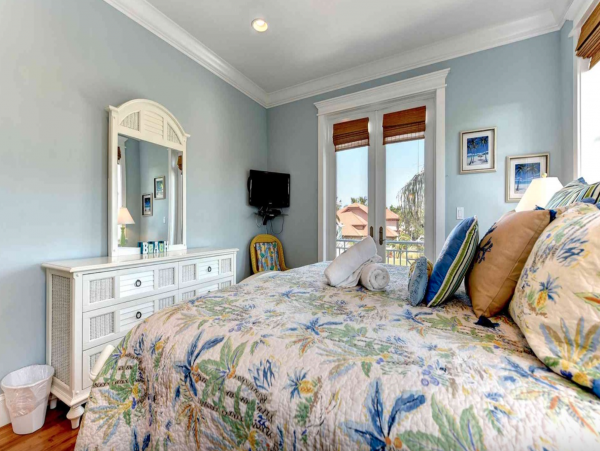 Luxury Anna Maria Vacation Pool Home Four Bedrooms Sleeps 10