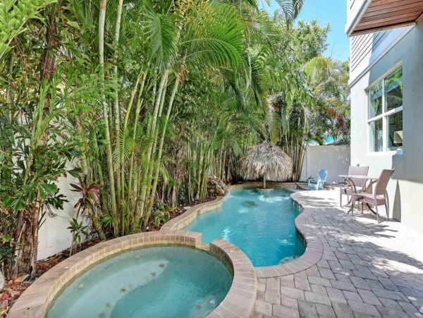 Luxury Anna Maria Vacation Pool Home Four Bedrooms Sleeps 10