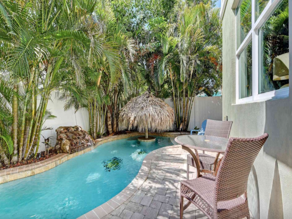 Luxury Anna Maria Vacation Pool Home Four Bedrooms Sleeps 10