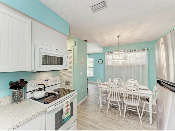 Five Bedroom Luxury Pool Home in Holmes Beach