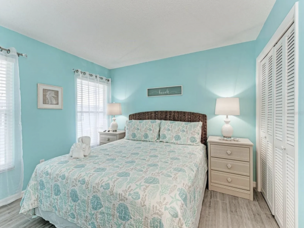 Five Bedroom Luxury Pool Home in Holmes Beach