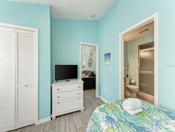 Five Bedroom Luxury Pool Home in Holmes Beach