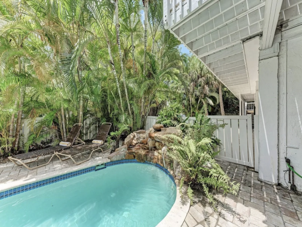 Five Bedroom Luxury Pool Home in Holmes Beach