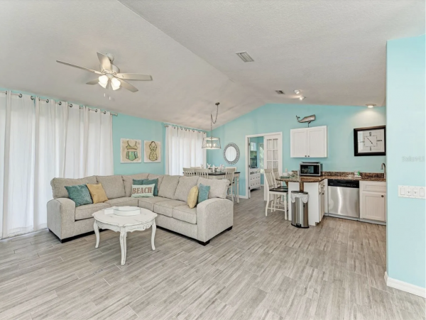 Five Bedroom Luxury Pool Home in Holmes Beach