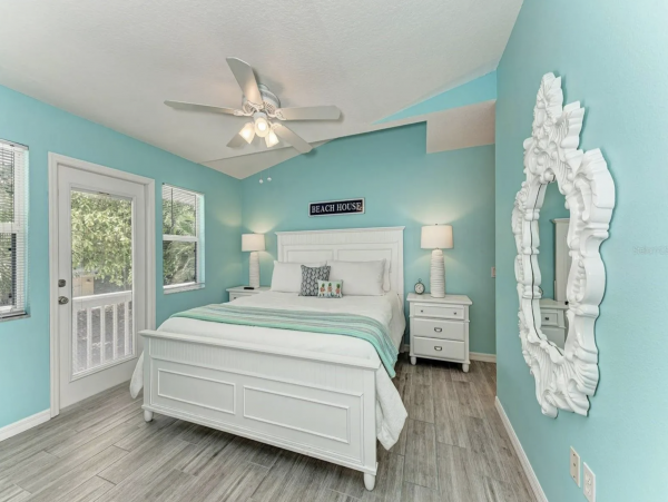 Five Bedroom Luxury Pool Home in Holmes Beach