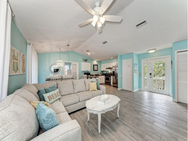 Five Bedroom Luxury Pool Home in Holmes Beach