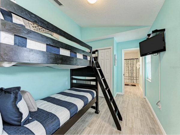 Five Bedroom Luxury Pool Home in Holmes Beach