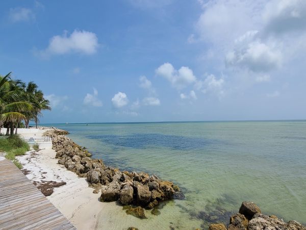 Beachfront North End Anna Maria Home