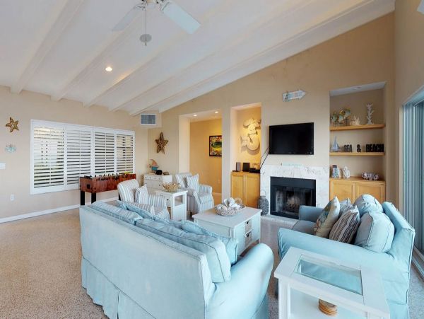 Beachfront North End Anna Maria Home