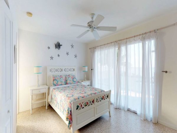 Beachfront North End Anna Maria Home