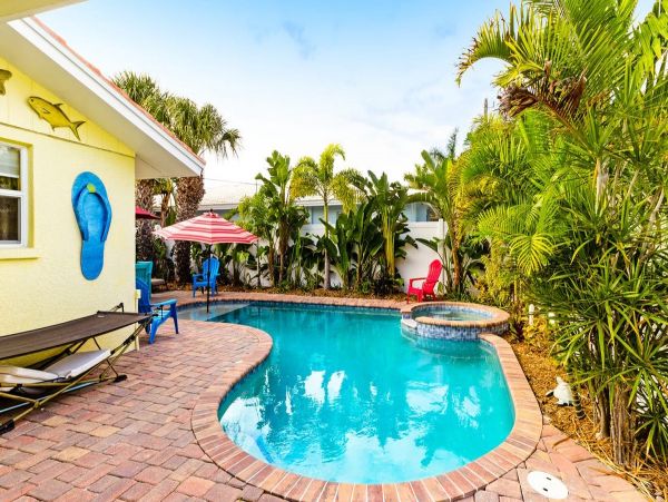Holmes Beach Vacation Rental 150 Steps to Beach Sleeps 8
