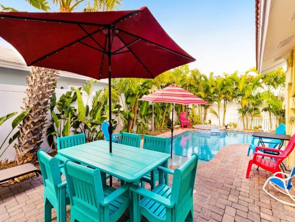 Holmes Beach Vacation Rental 150 Steps to Beach Sleeps 8