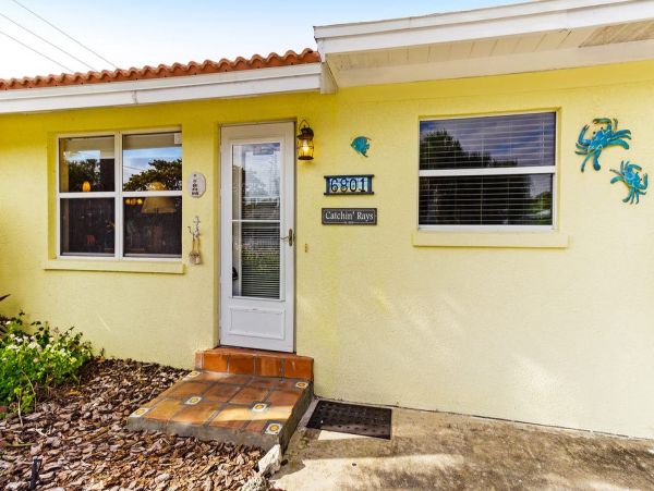 Holmes Beach Vacation Rental 150 Steps to Beach Sleeps 8