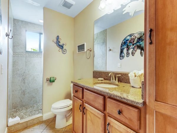 Holmes Beach Vacation Rental 150 Steps to Beach Sleeps 8