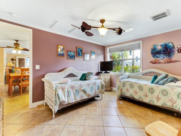 Holmes Beach Vacation Rental 150 Steps to Beach Sleeps 8