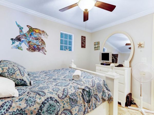 Holmes Beach Vacation Rental 150 Steps to Beach Sleeps 8