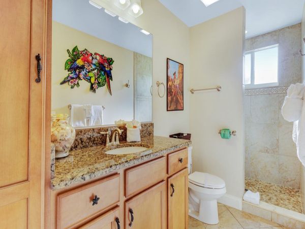 Holmes Beach Vacation Rental 150 Steps to Beach Sleeps 8