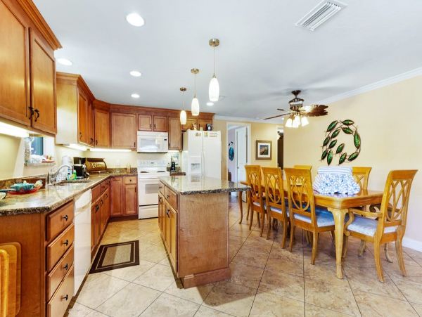 Holmes Beach Vacation Rental 150 Steps to Beach Sleeps 8