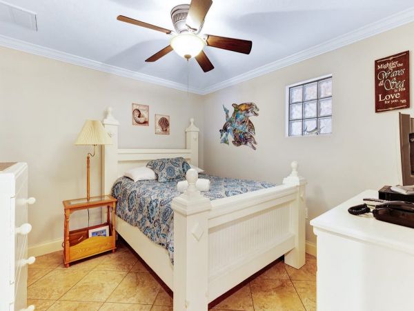 Holmes Beach Vacation Rental 150 Steps to Beach Sleeps 8