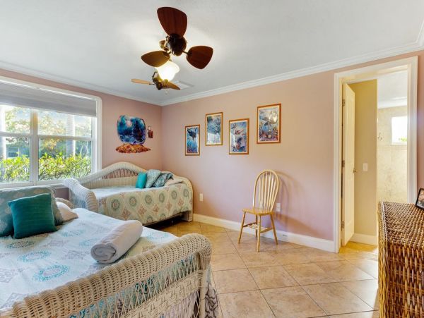 Holmes Beach Vacation Rental 150 Steps to Beach Sleeps 8