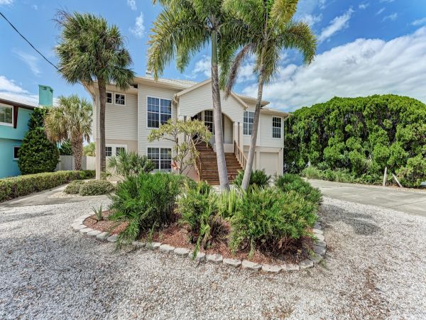 North End Vacation Home with Pool and Spa