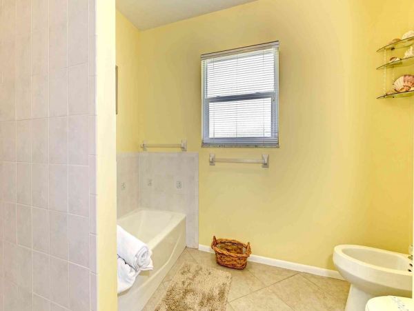 Anna Maria Island Holmes Beach Home 957526