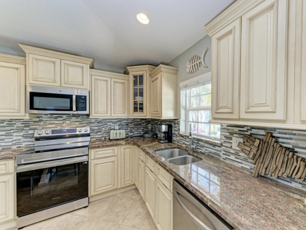 NEW ARRIVAL JUST RENOVATED NEW POOL ANNA MARIA iSLAND