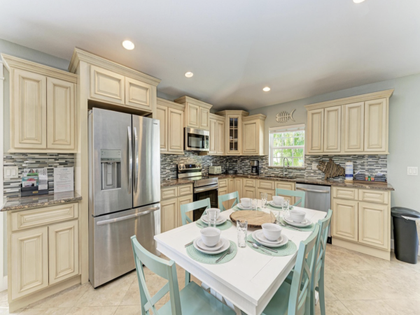 NEW ARRIVAL JUST RENOVATED NEW POOL ANNA MARIA iSLAND