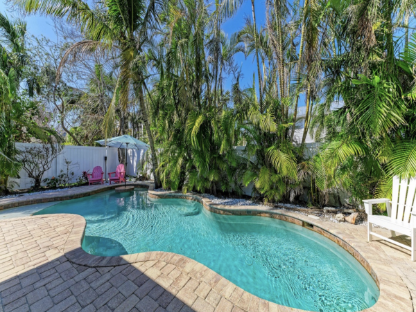NEW ARRIVAL JUST RENOVATED NEW POOL ANNA MARIA iSLAND