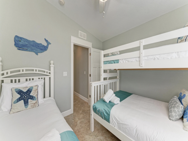 NEW ARRIVAL JUST RENOVATED NEW POOL ANNA MARIA iSLAND