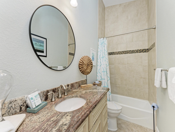 NEW ARRIVAL JUST RENOVATED NEW POOL ANNA MARIA iSLAND