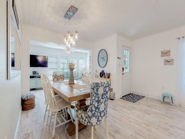 Three Bedroom Anna Maria Island Vacation Pool Home Sleeps 6