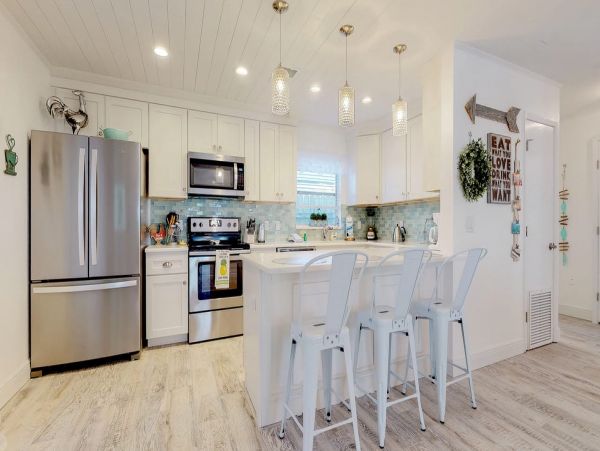 Three Bedroom Anna Maria Island Vacation Pool Home Sleeps 6