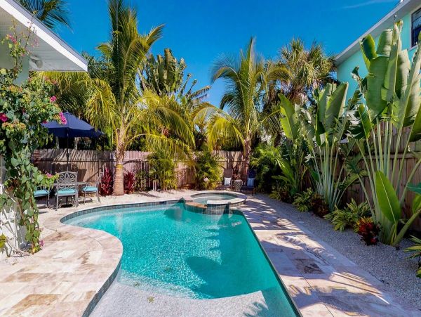 Three Bedroom Anna Maria Island Vacation Pool Home Sleeps 6