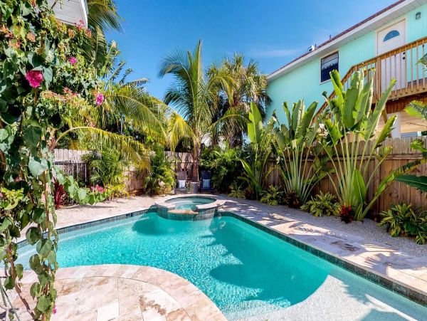 Three Bedroom Anna Maria Island Vacation Pool Home Sleeps 6