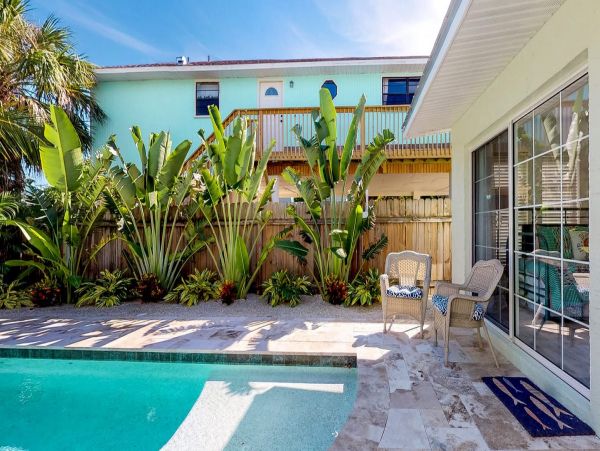 Three Bedroom Anna Maria Island Vacation Pool Home Sleeps 6
