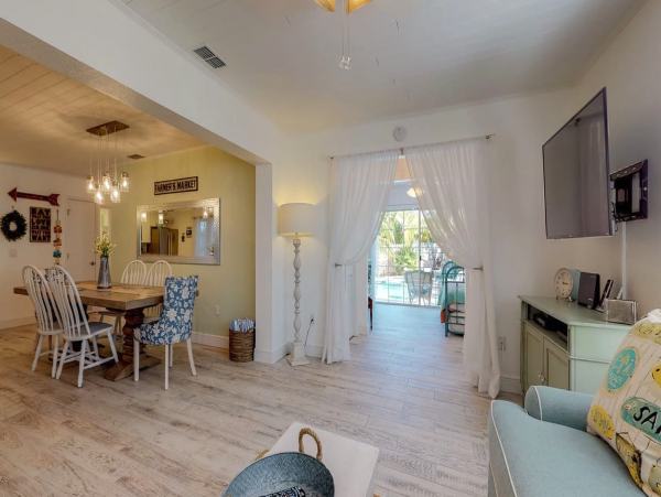 Three Bedroom Anna Maria Island Vacation Pool Home Sleeps 6
